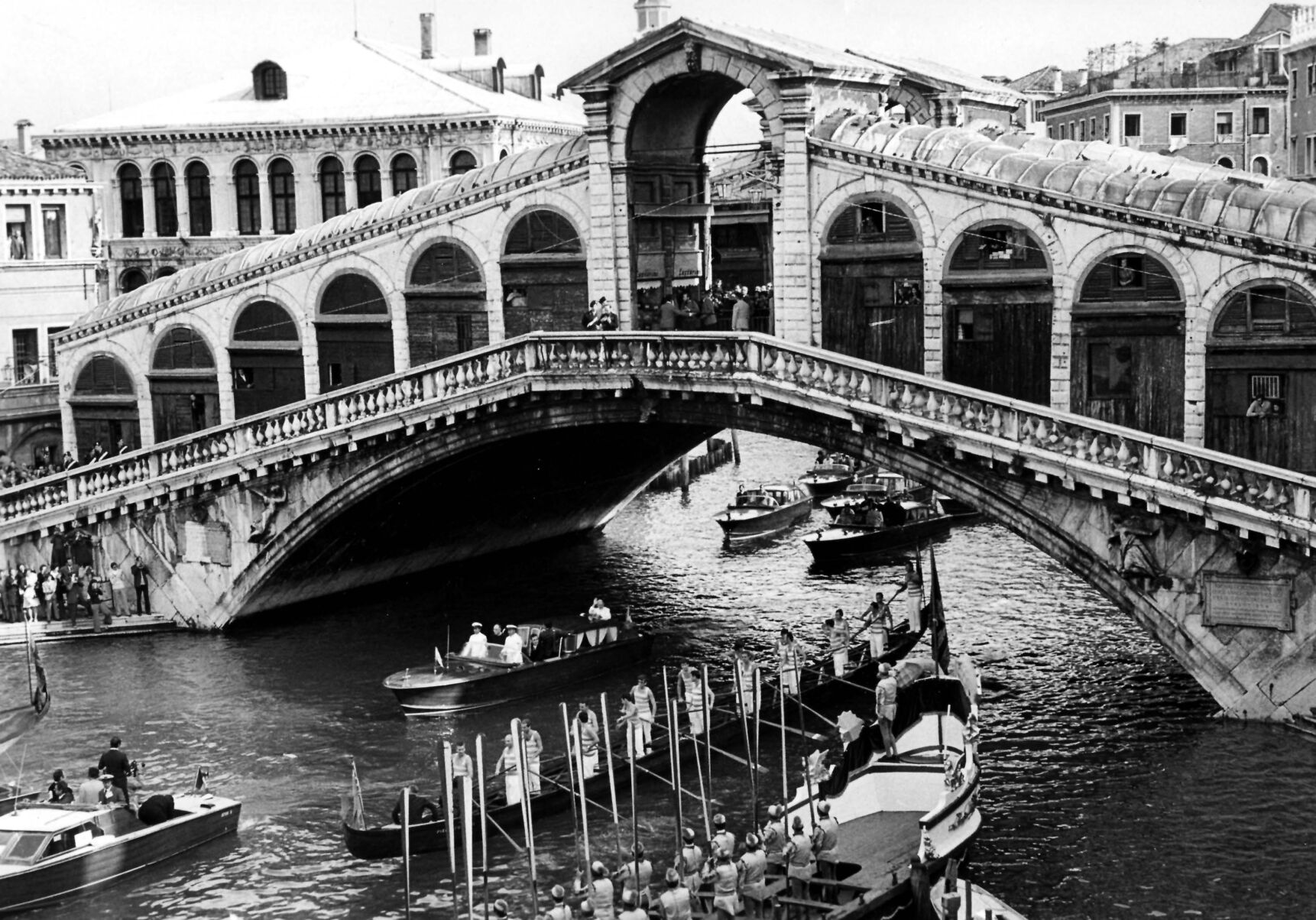 1588: Rialto Bridge